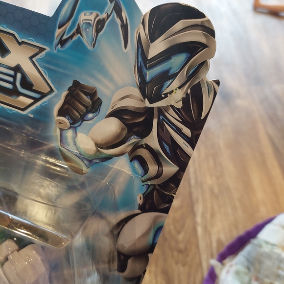 Max Steel Dual Strike Ferrus Action Figure NIB 2013 Light Up Blaster Mattel - Picture 2 of 7